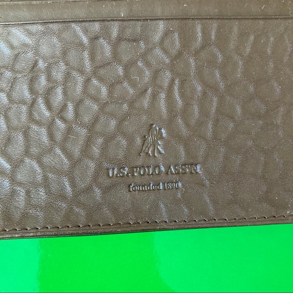 Bi-fold brown leather wallet - Picture 6 of 7